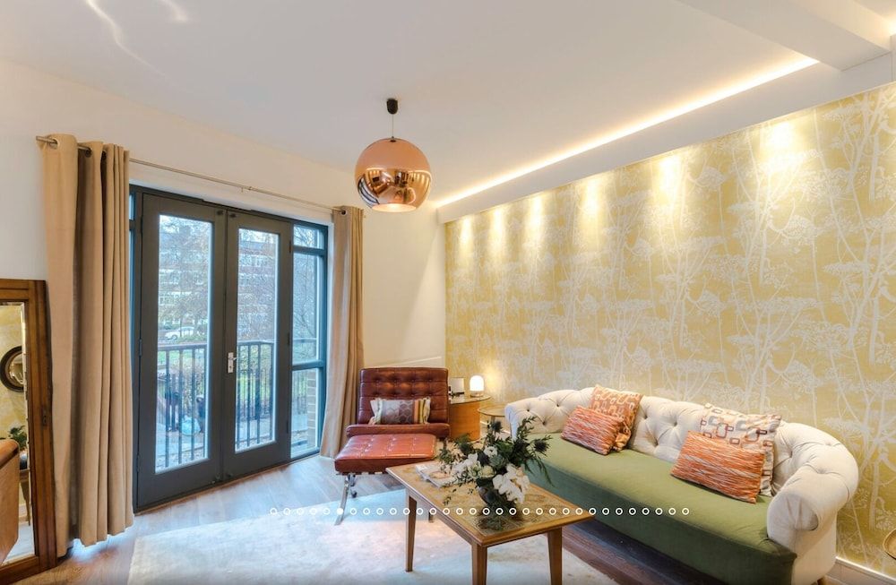 undefined Neon Dream Playfull 2 bedroom 6