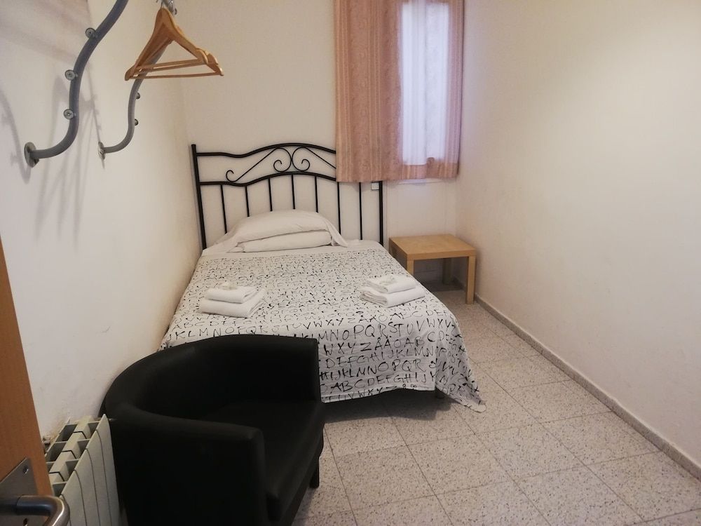 undefined Hostal River 5