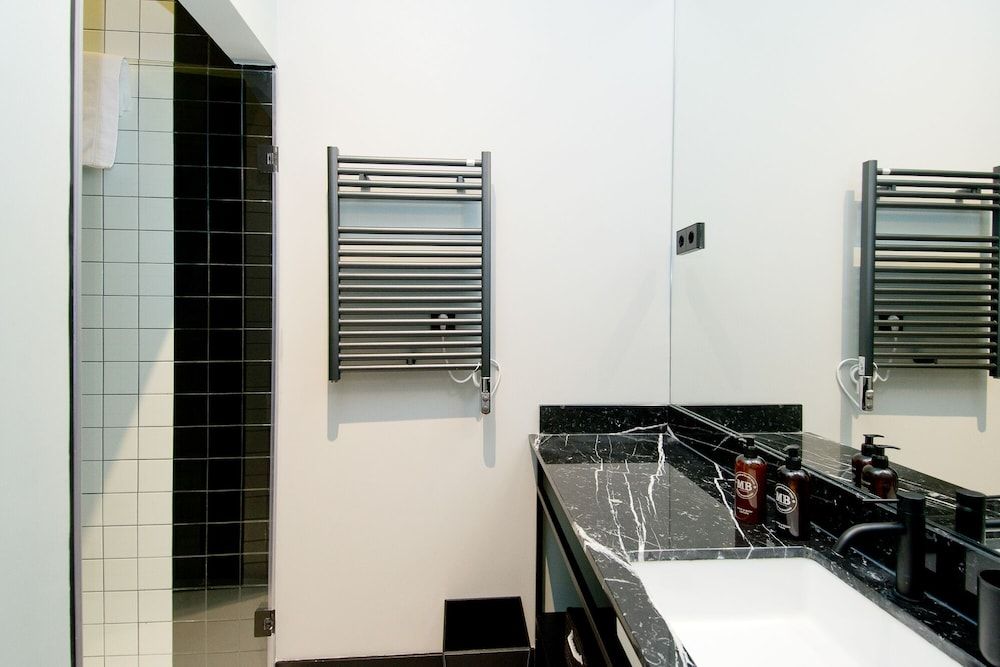 Amor de Dios 17 Luxury Suites Gallery Suite 5