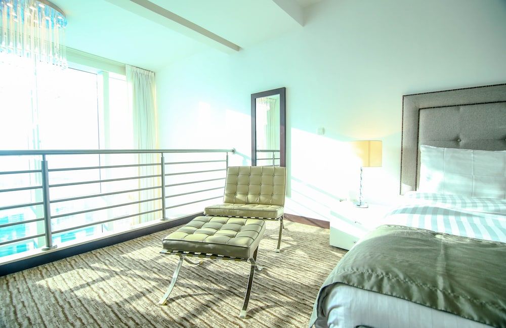 undefined Lux BnB Jumeirah Lakes Towers I Skyline Views 10