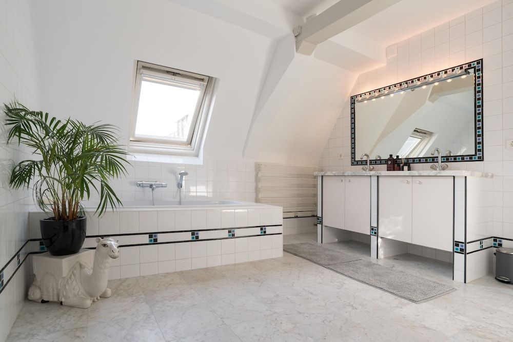 undefined 17th Century Canal Apartment with Roof Terrace 7