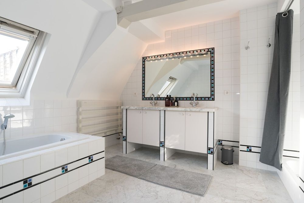 undefined 17th Century Canal Apartment with Roof Terrace 6