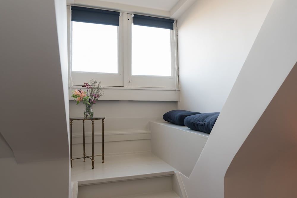 undefined 17th Century Canal Apartment with Roof Terrace 4
