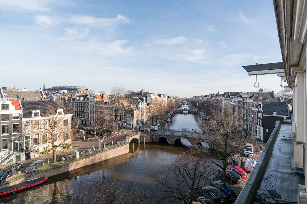 undefined 17th Century Canal Apartment with Roof Terrace 9