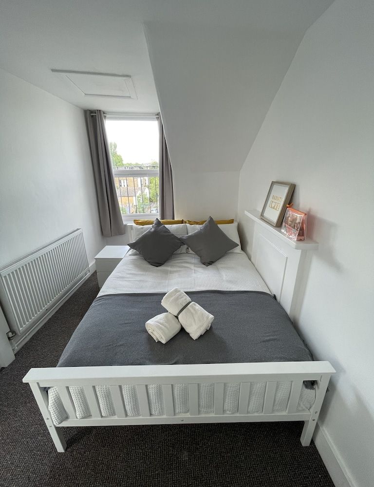 undefined First Rate Apartment 10