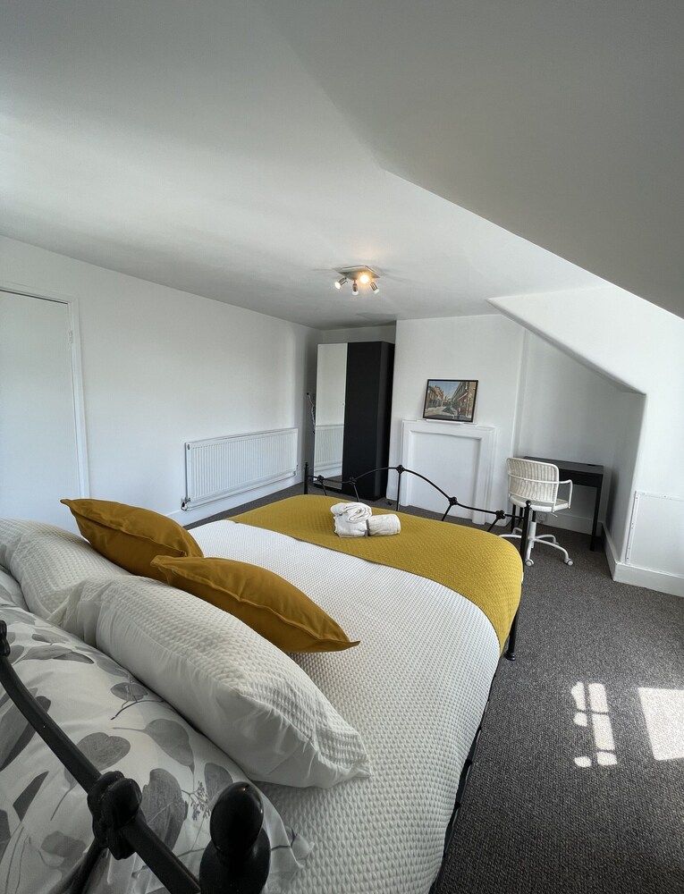 undefined First Rate Apartment 9