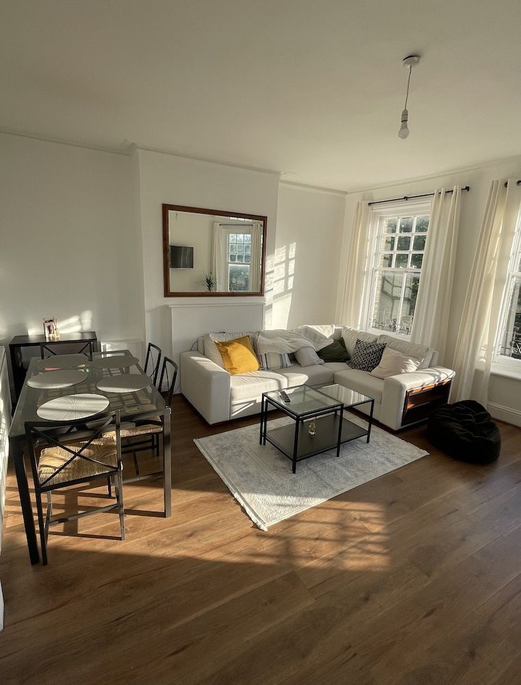 First Rate Apartment Deluxe Apartment, Private Bathroom, City View (121a)