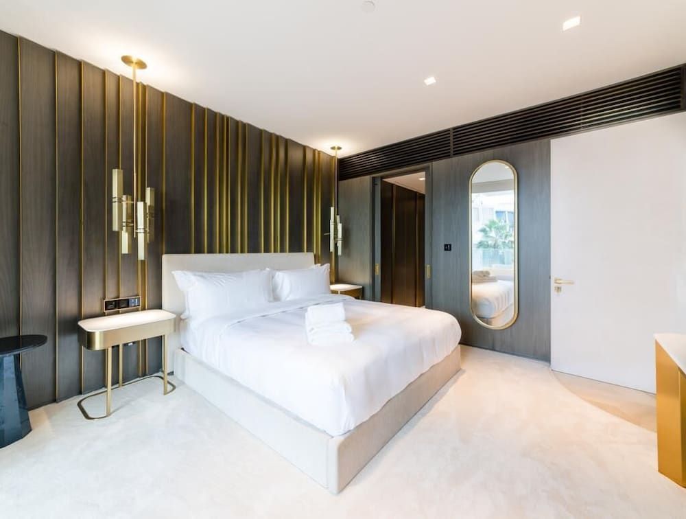 undefined bnbme  2B-Fivepalm-40203 3