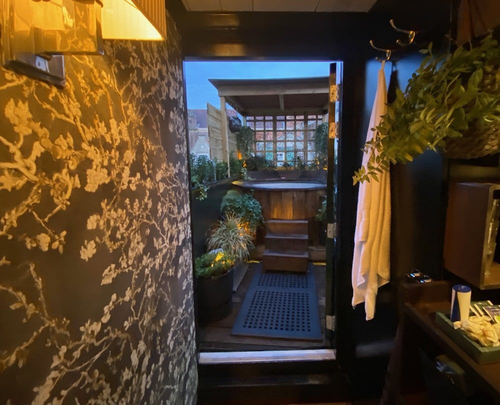 undefined The Enlightened House 6