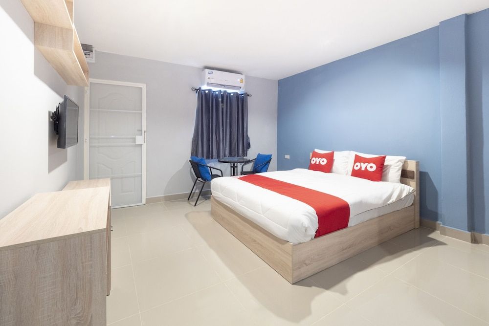 undefined OYO 75383 Danthip Place 10