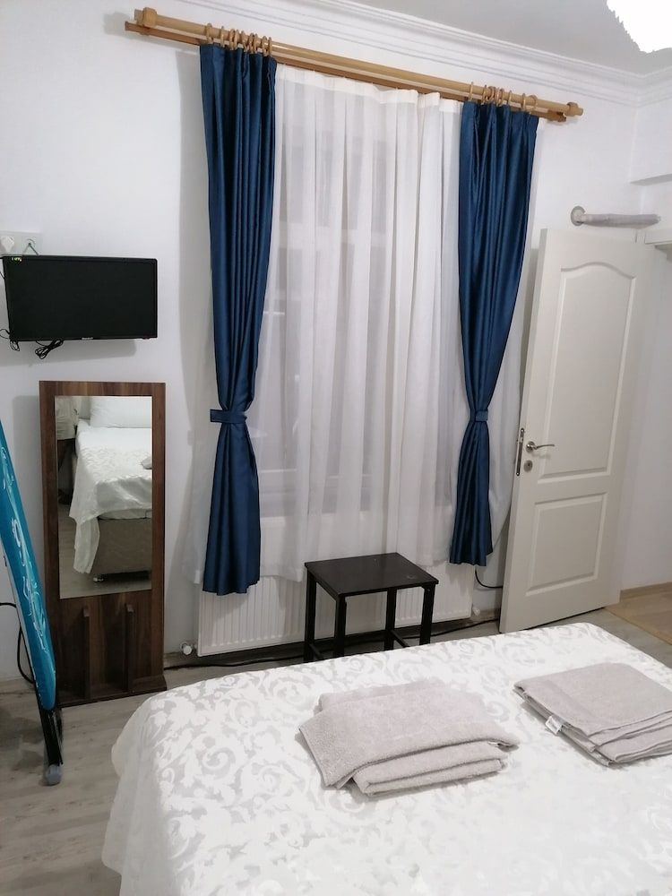 Condo, 2 Bedrooms