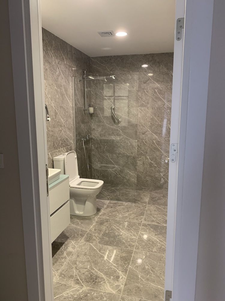 undefined Zmzm Express24 Suites 10