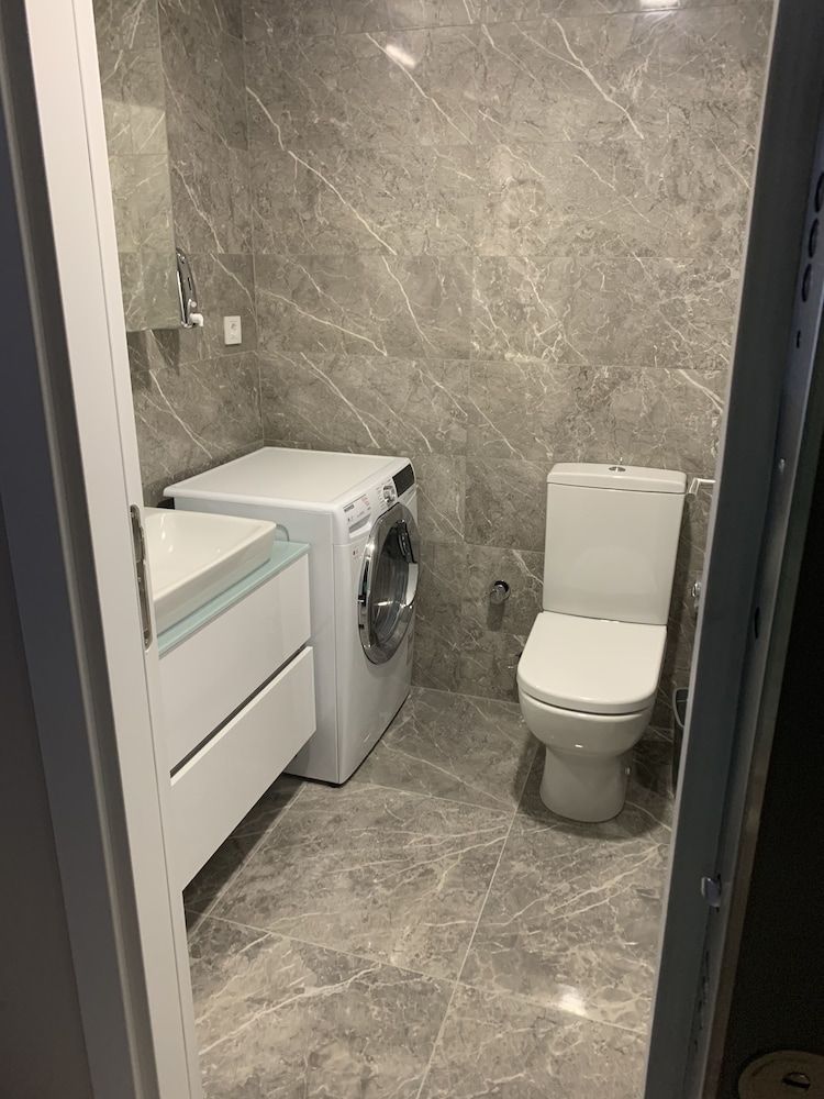 Zmzm Express24 Suites Romantic Suite, 1 Queen Bed, Non Smoking, City View 3