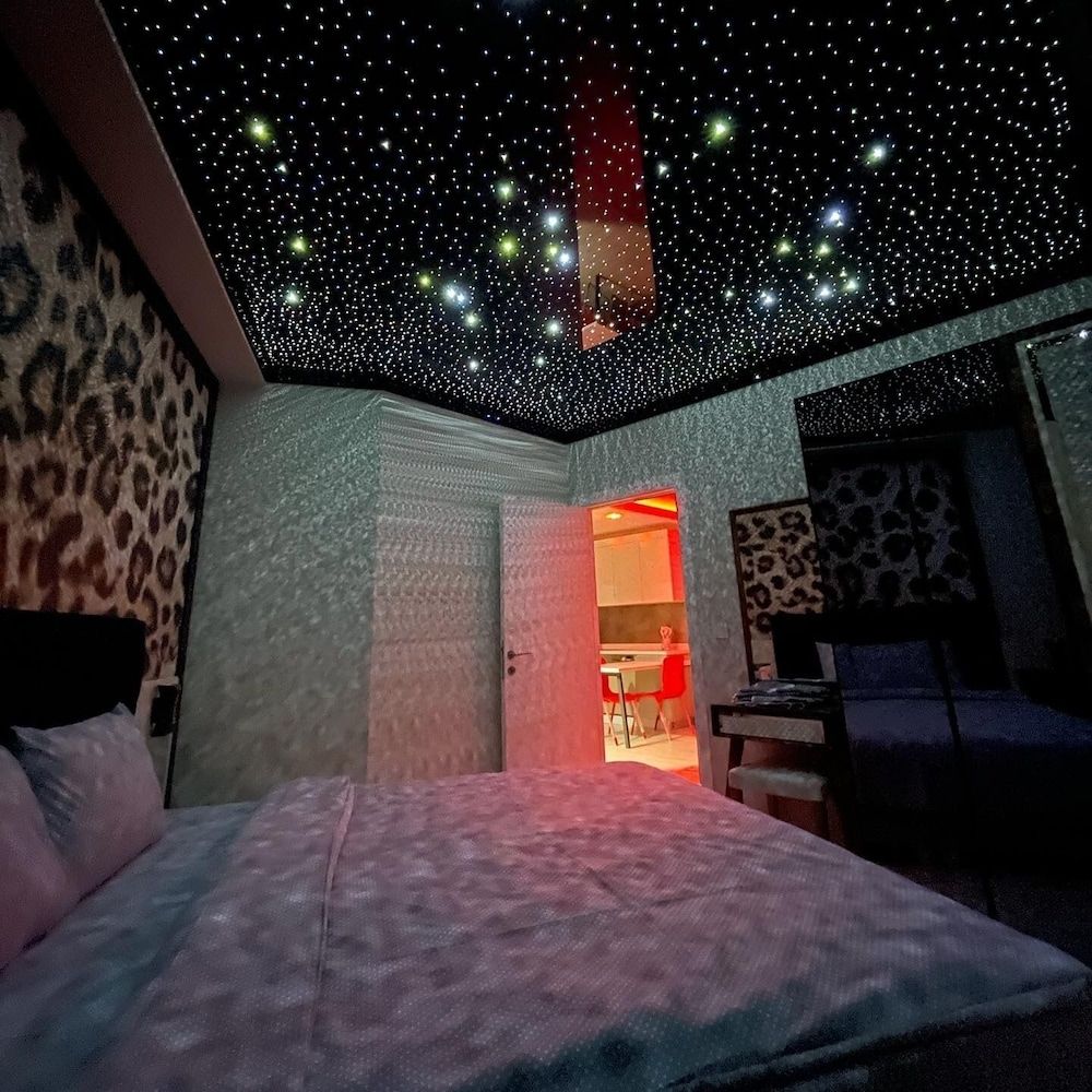 undefined Zmzm Express24 Suites