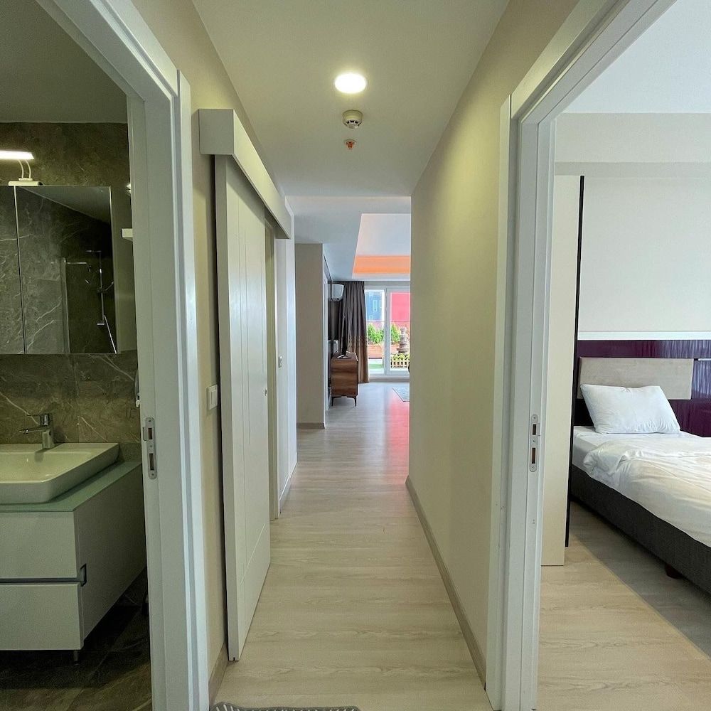 Zmzm Express24 Suites Luxury Villa, Multiple Beds, Non Smoking, City View 5