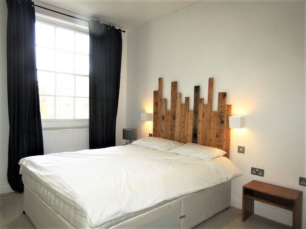 undefined Large Private Double En-suite - 5 6