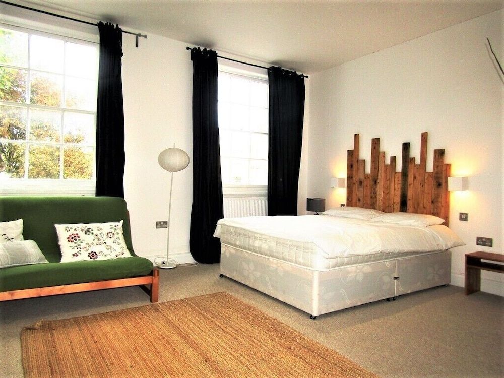 undefined Large Private Double En-suite - 5