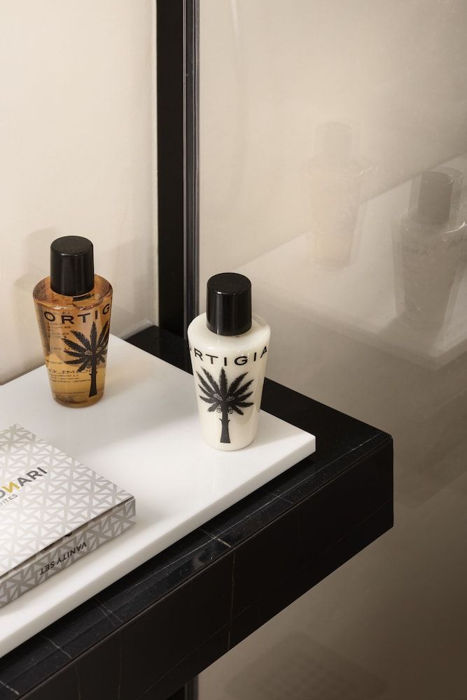 Bathroom amenities