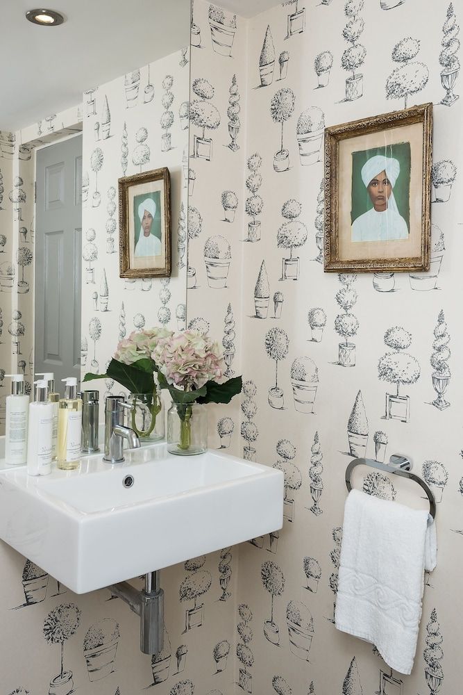 Ultra luxurious London home for 5-7 Bywater 36