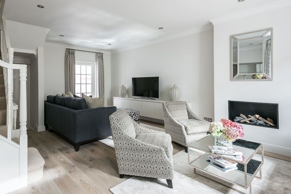 Ultra luxurious London home for 5-7 Bywater 20