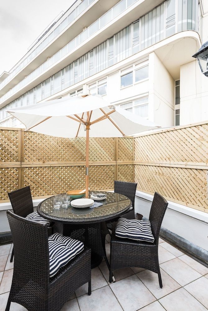 Ultra luxurious London home for 5-7 Bywater 25