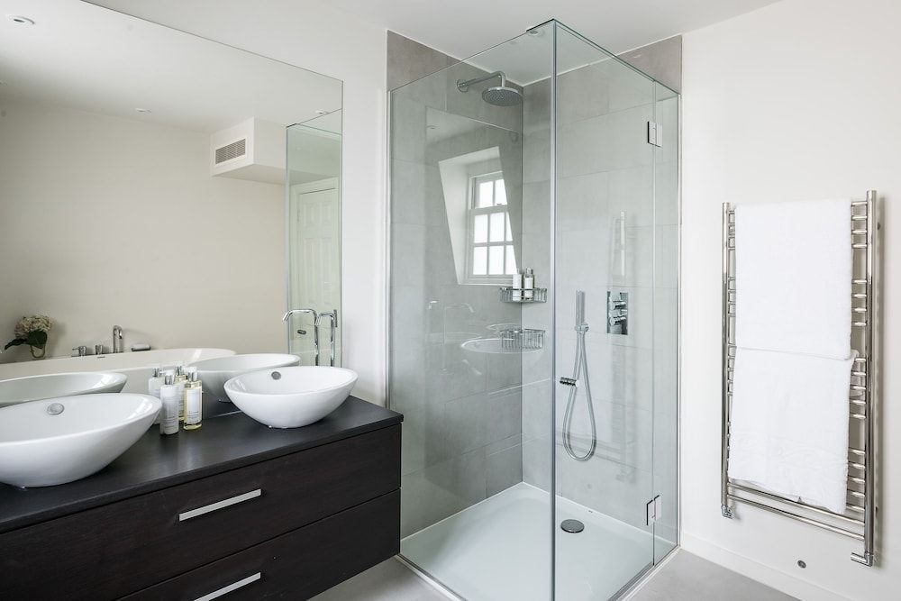 Ultra luxurious London home for 5-7 Bywater 32
