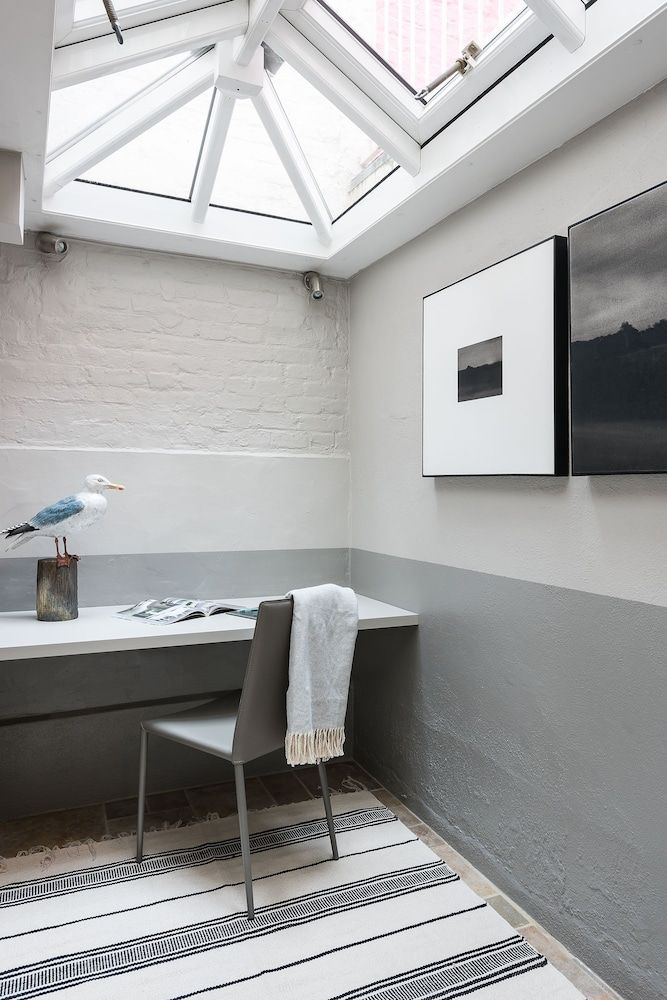 Ultra luxurious London home for 5-7 Bywater 28