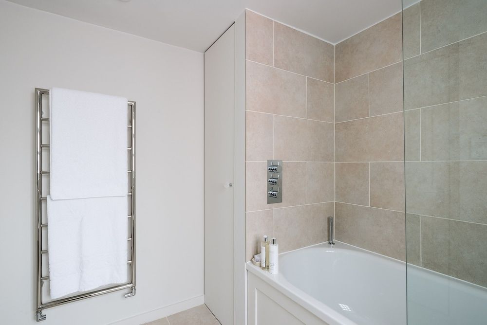 Ultra luxurious London home for 5-7 Bywater 30