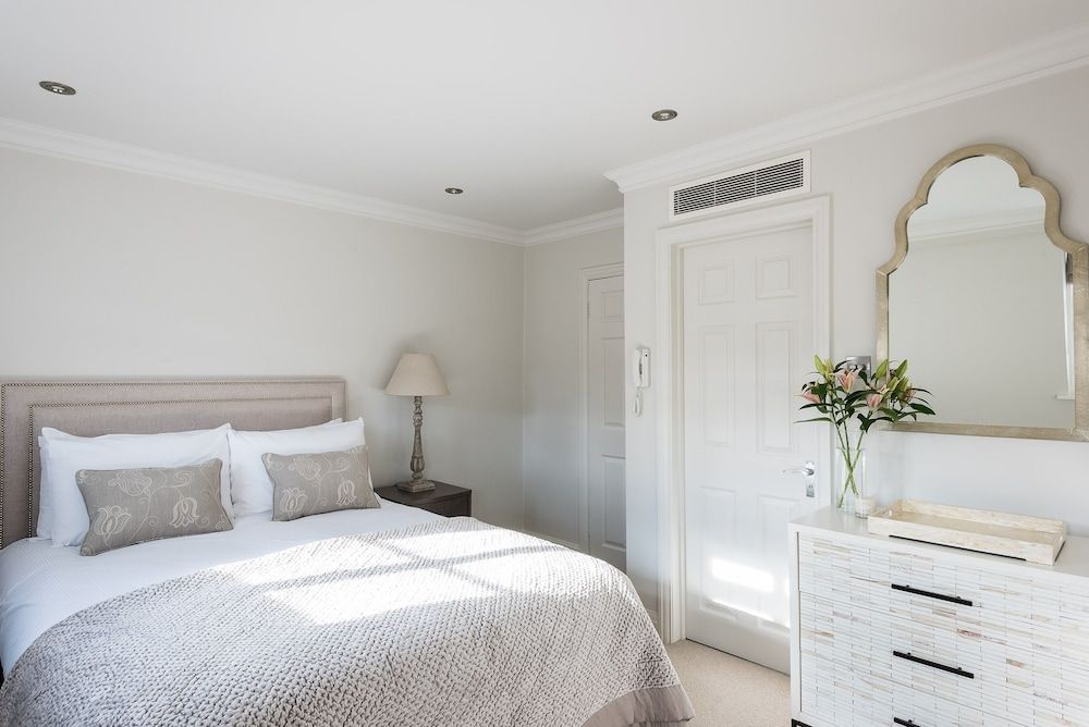 Ultra luxurious London home for 5-7 Bywater 9