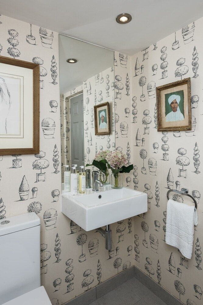 Ultra luxurious London home for 5-7 Bywater 29