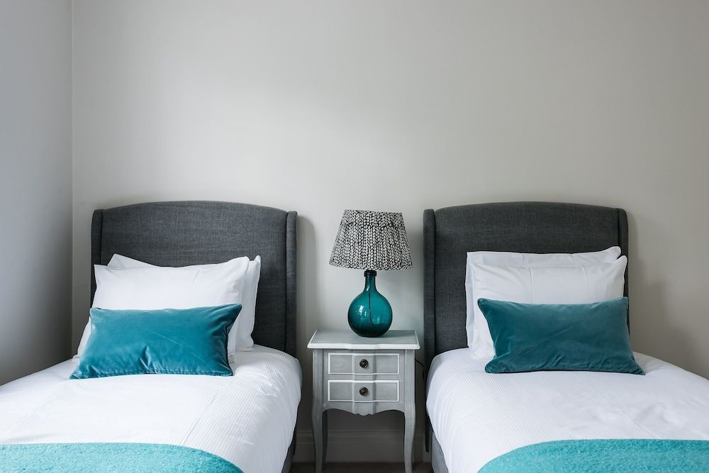 Ultra luxurious London home for 5-7 Bywater 14