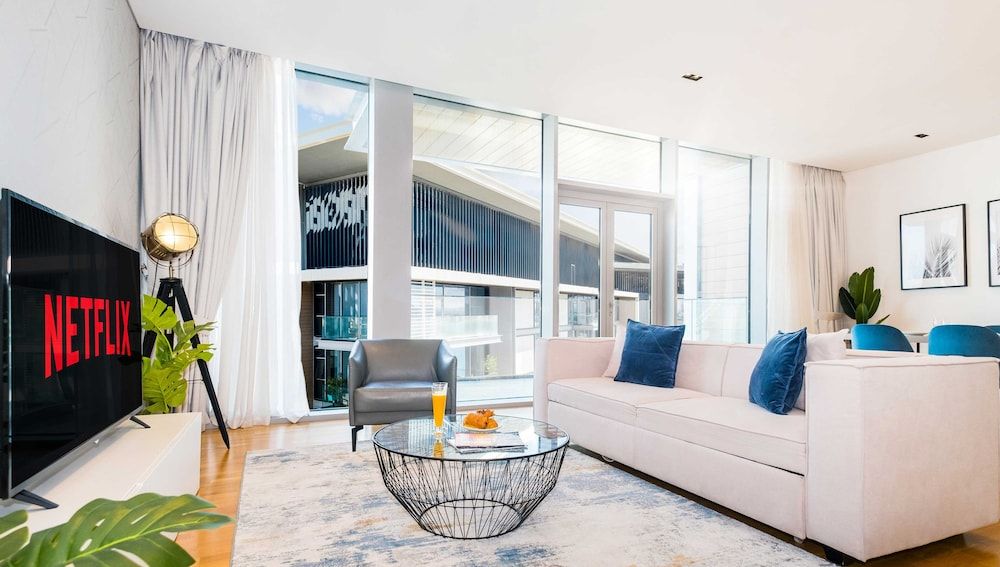 undefined LUX Holiday Home - Bluewaters Residences