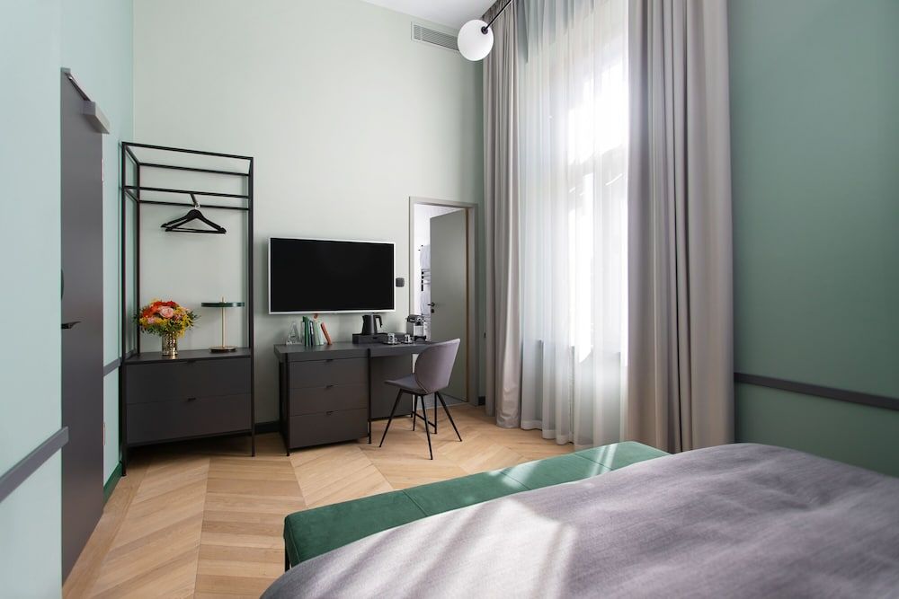 undefined Alice Hotel 10