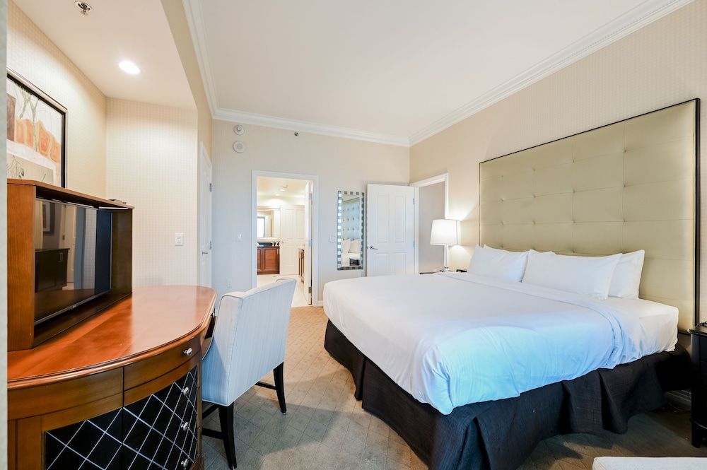 Penthouse Floor Two-Bedroom - Balcony
