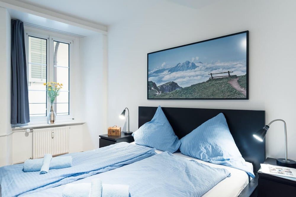 undefined Hitrental Old Town Apartments 8