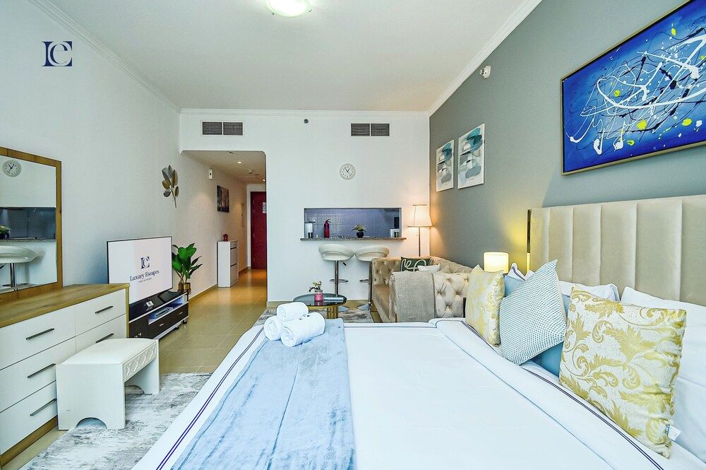 Silver - Modern Studio with lake view Studio 12