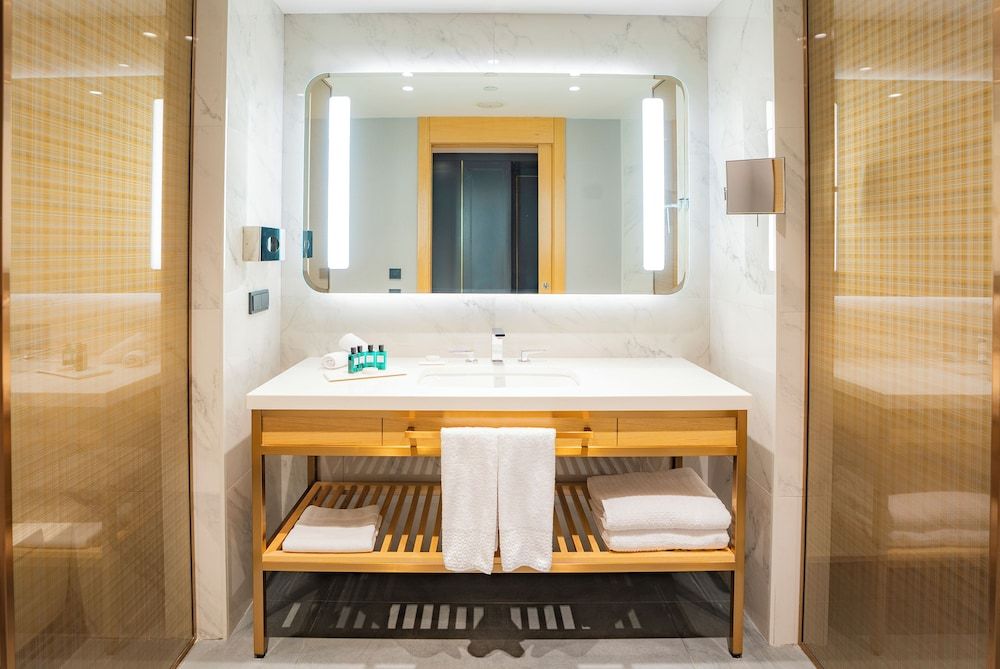 Sofitel Istanbul Taksim Superior Room, 1 King Bed 4