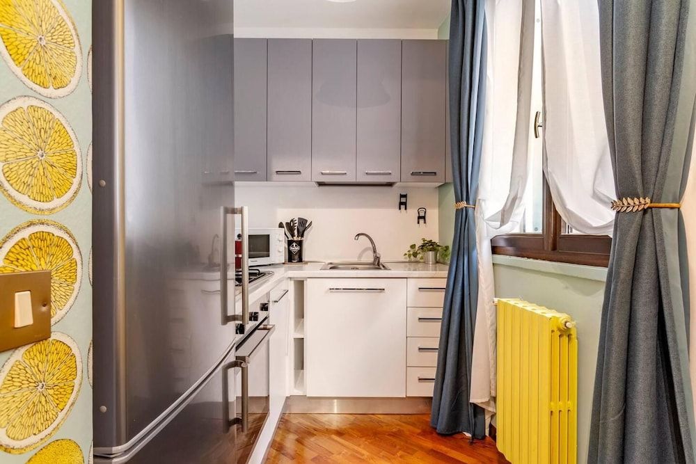 Design Villa With Parking, Navigli Area, Milan House 10