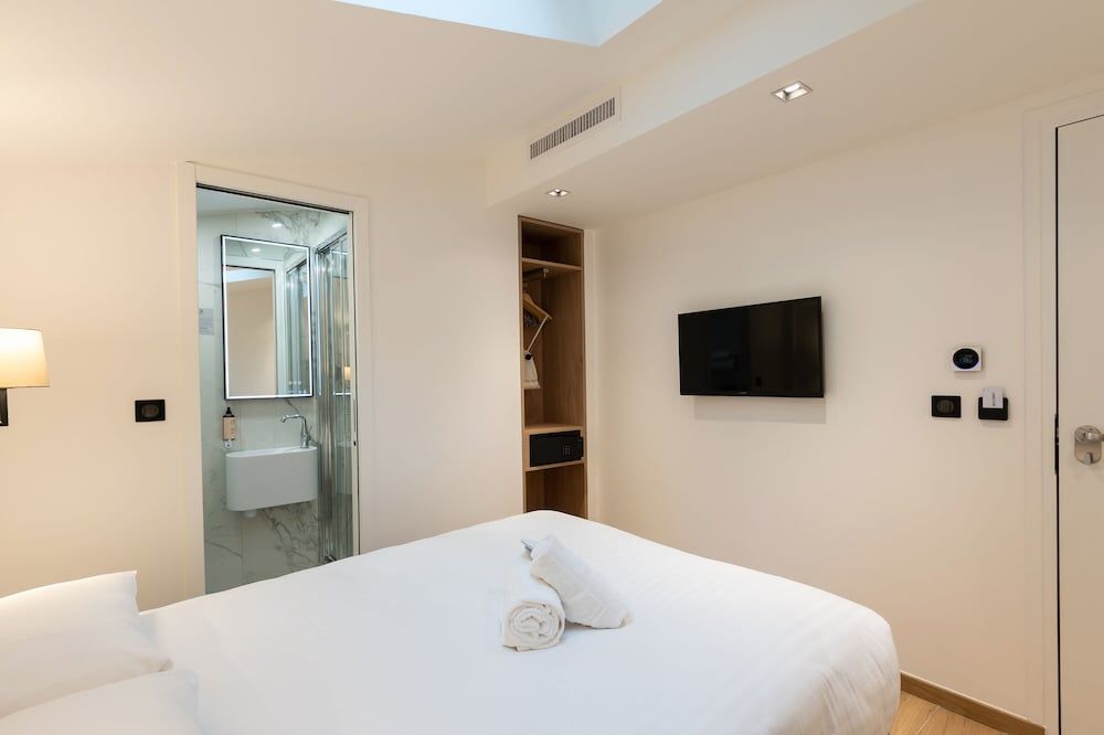 undefined Hotel au Coeur de Republique 9