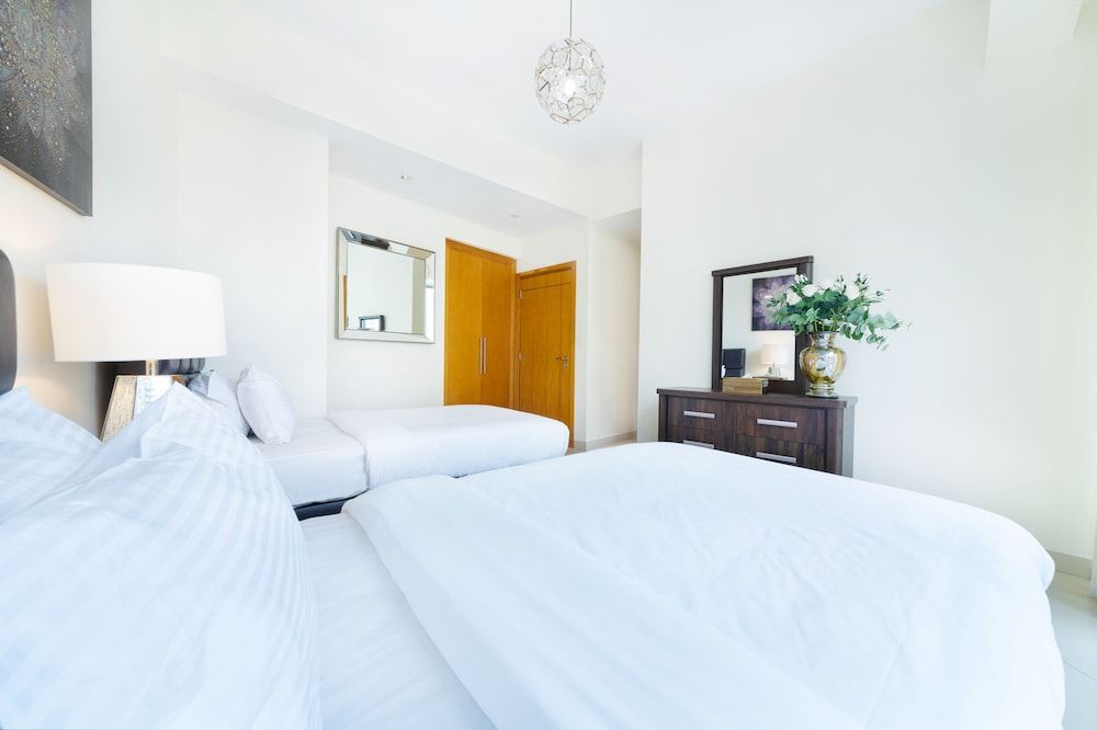 Maison Privee - Spacious Apt w/ Beach, Pool and Marina Access Deluxe Apartment, 3 Bedrooms 9