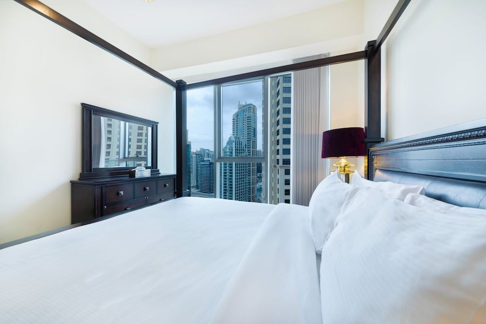 Maison Privee - Spacious Apt w/ Beach, Pool and Marina Access Deluxe Apartment, 3 Bedrooms 17