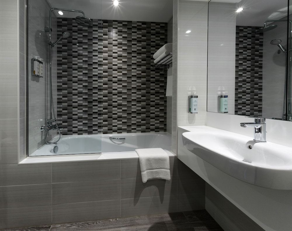 undefined Premier Inn Dubai Barsha Heights 6