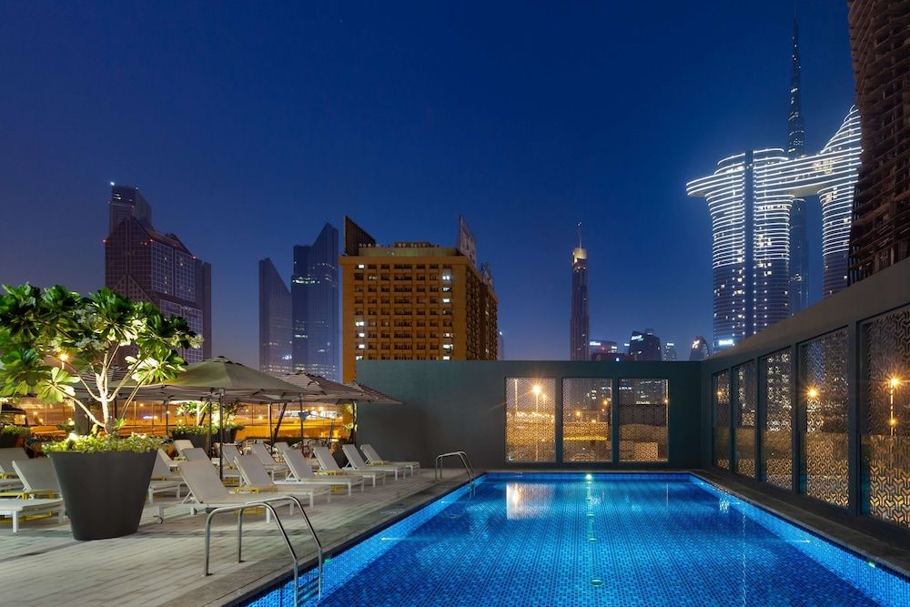 undefined Rove City Walk 8