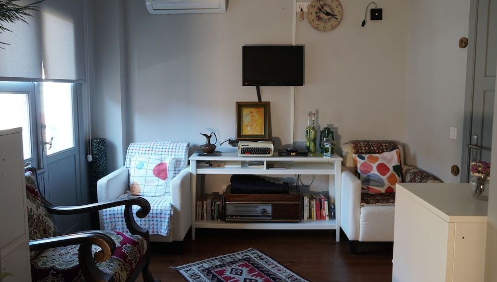 Tilas House No8 - Hostel Orange Lily Twin Room 5