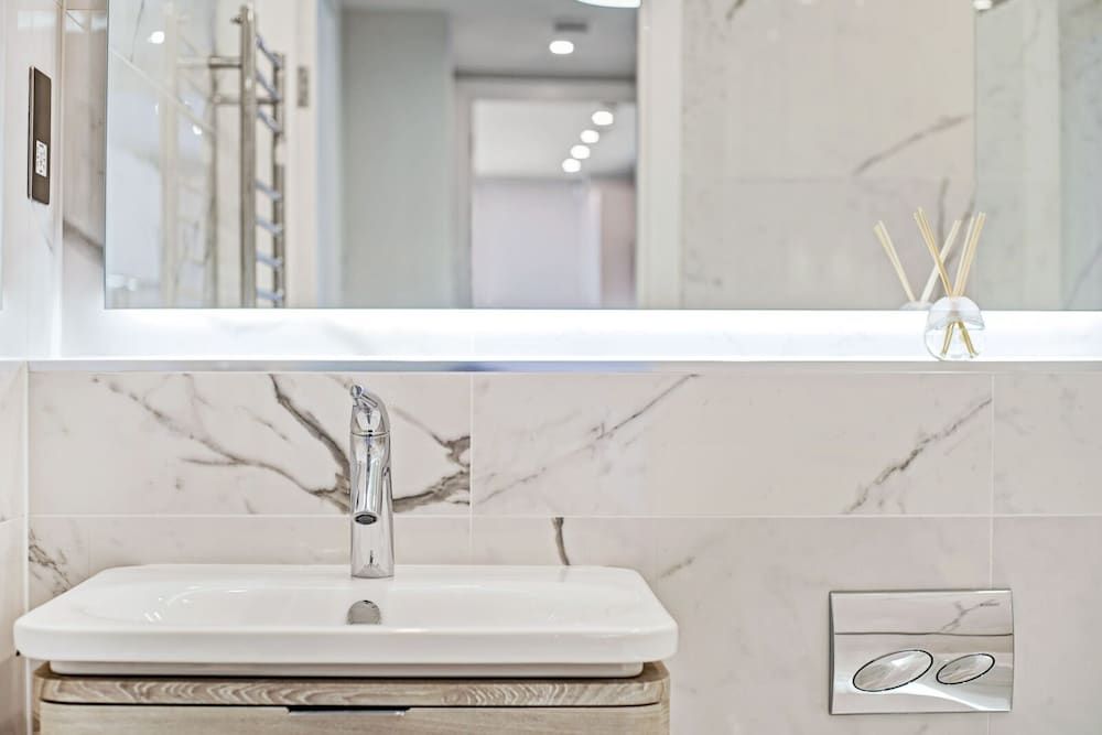 Fulham Broadway Luxury Apartment, Ensuite (2 bedroom property) 13