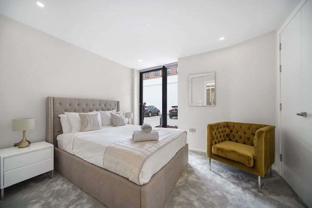 Fulham Broadway Luxury Apartment, Ensuite (2 bedroom property) 11