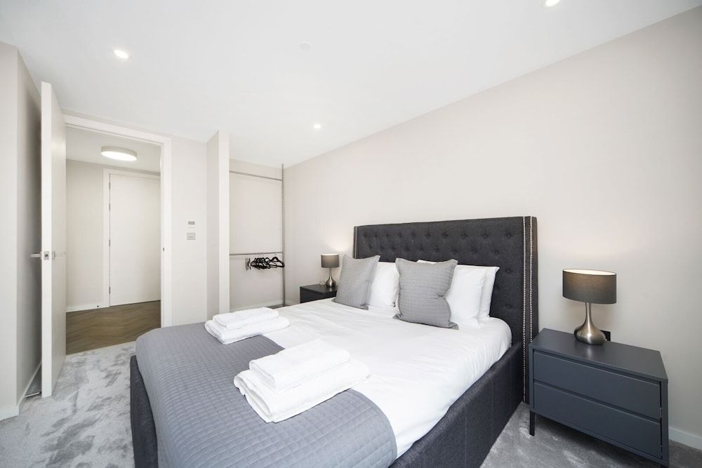 Fulham Broadway Luxury Apartment, Ensuite (2 bedroom property) 8