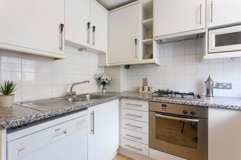 undefined JOIVY Luxurious 2BR flat in Pimlico, near Warwick sq 8