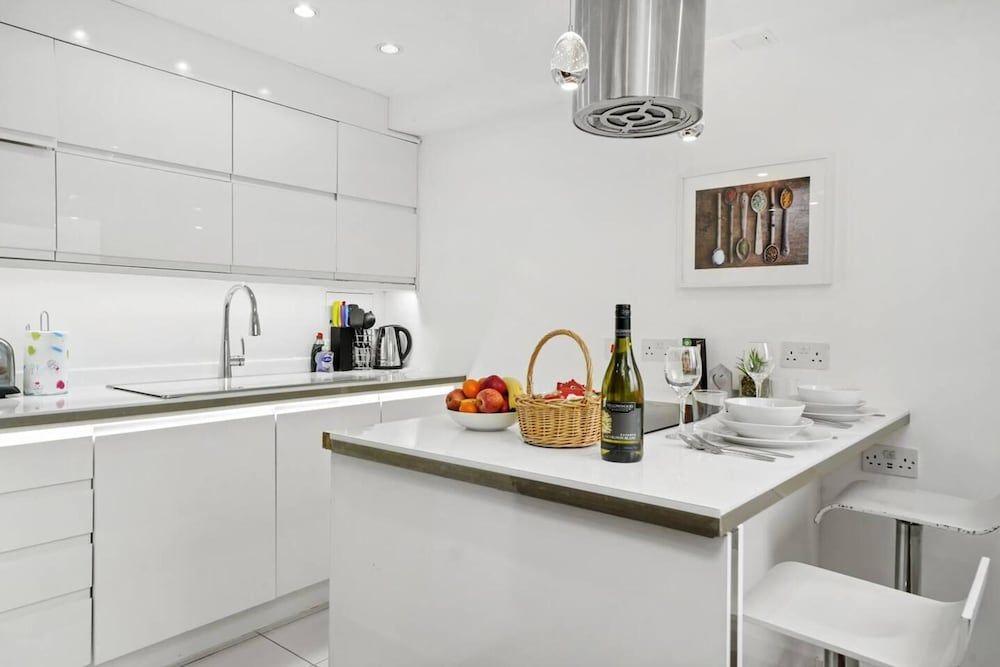 undefined Livestay- Trendy 1bed With Balcony in Westminster 10