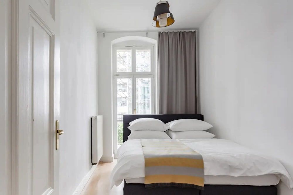 undefined Top Luxury Space Spree Mitte Berlin 7